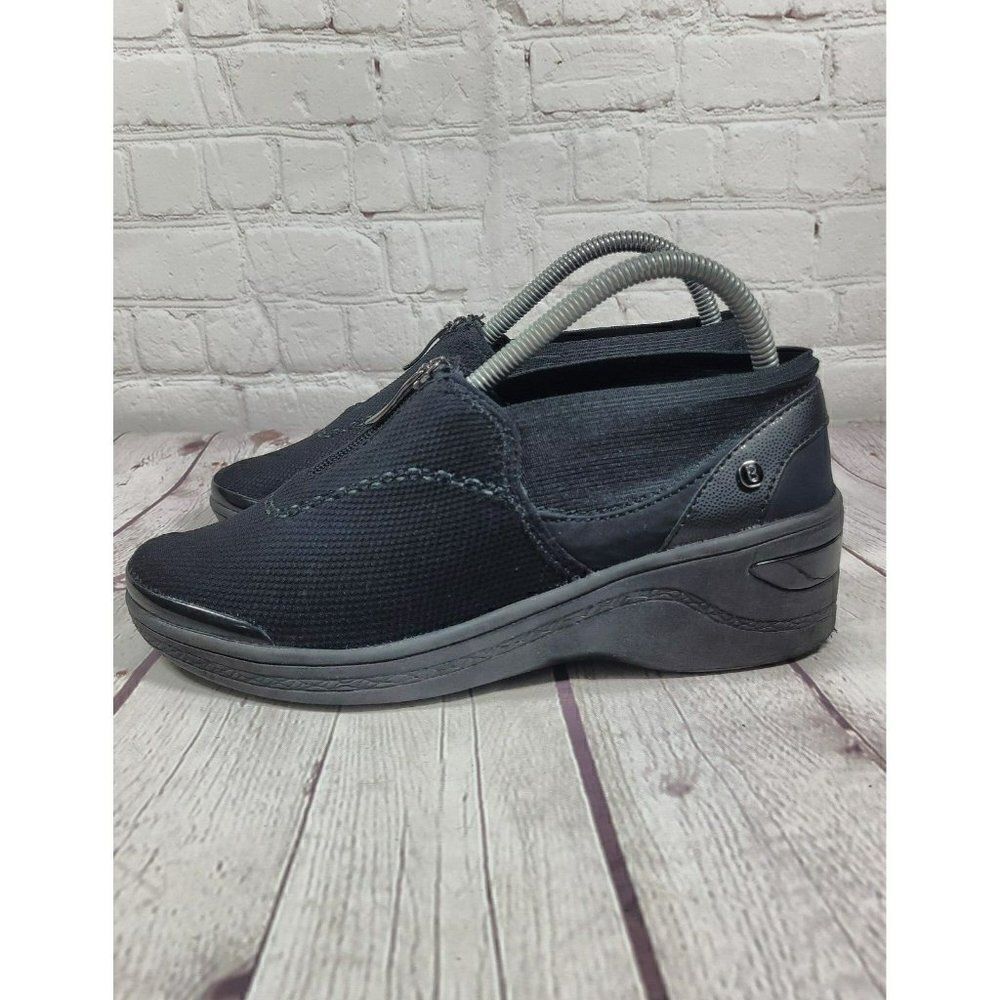 BZEES 'DING' Black Wedge Slip-on Shoes Women's Size 8.5